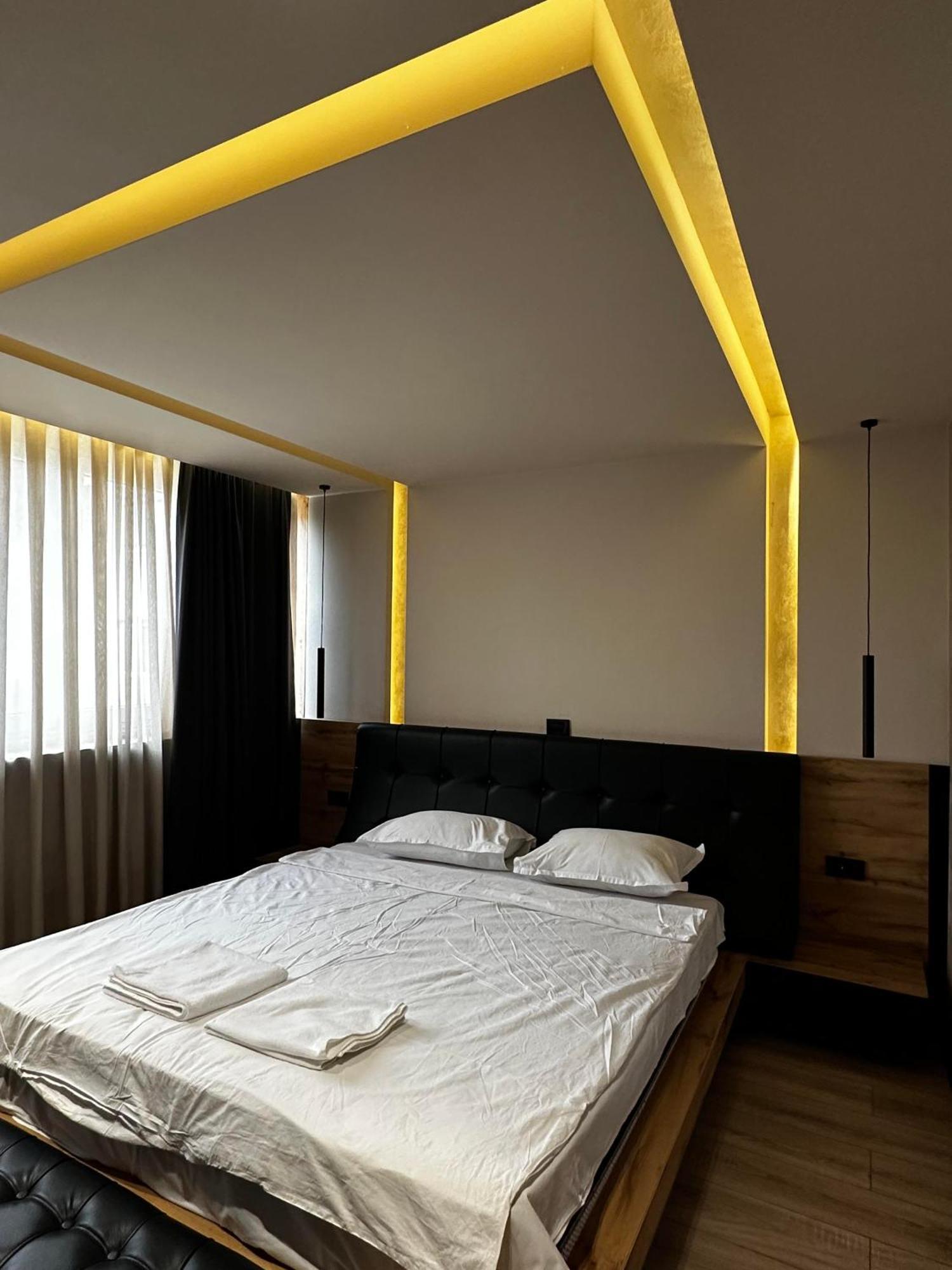 Zet Apartments - Bedroom & Bathroom Pristina Kültér fotó