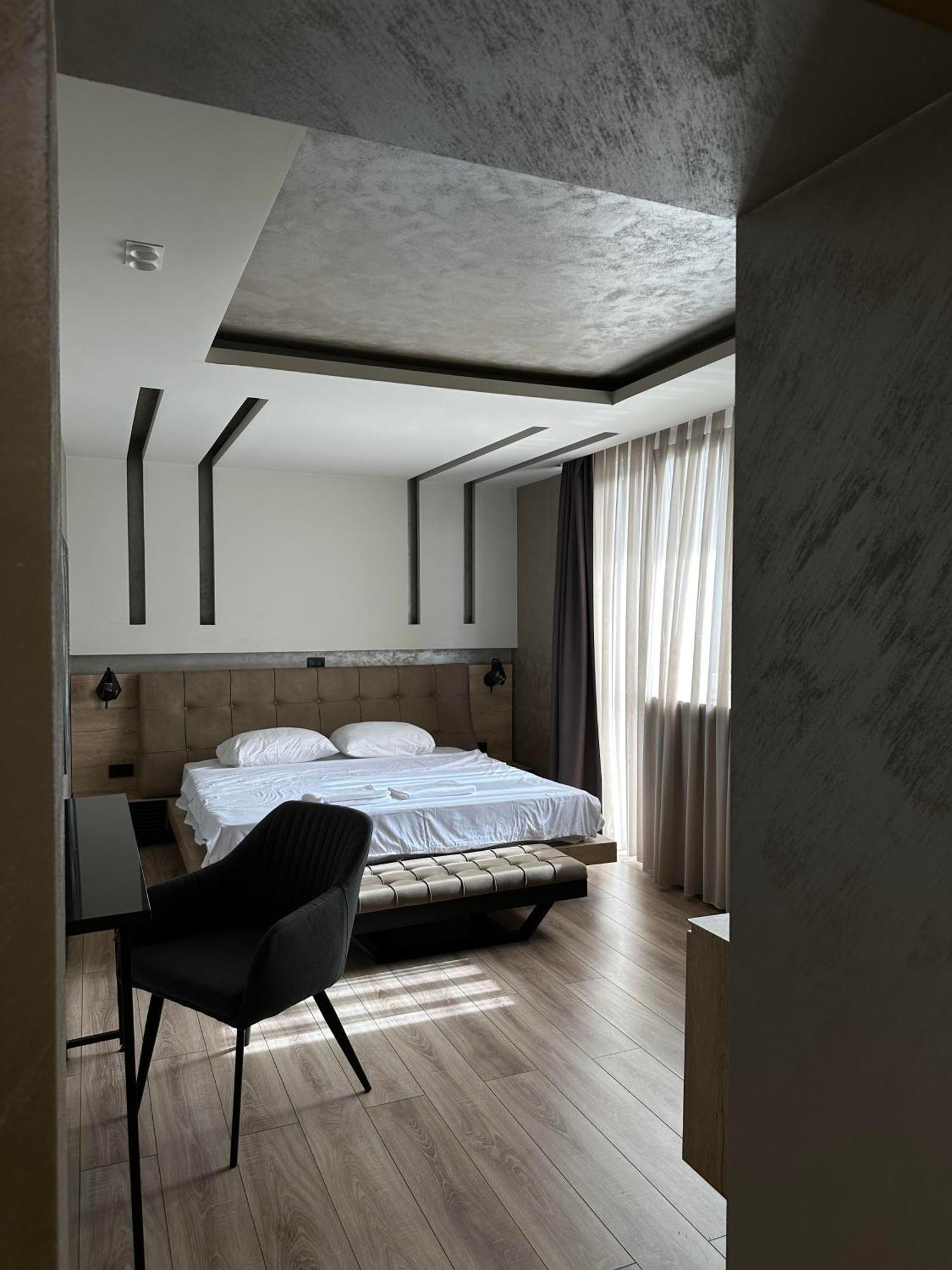 Zet Apartments - Bedroom & Bathroom Pristina Kültér fotó
