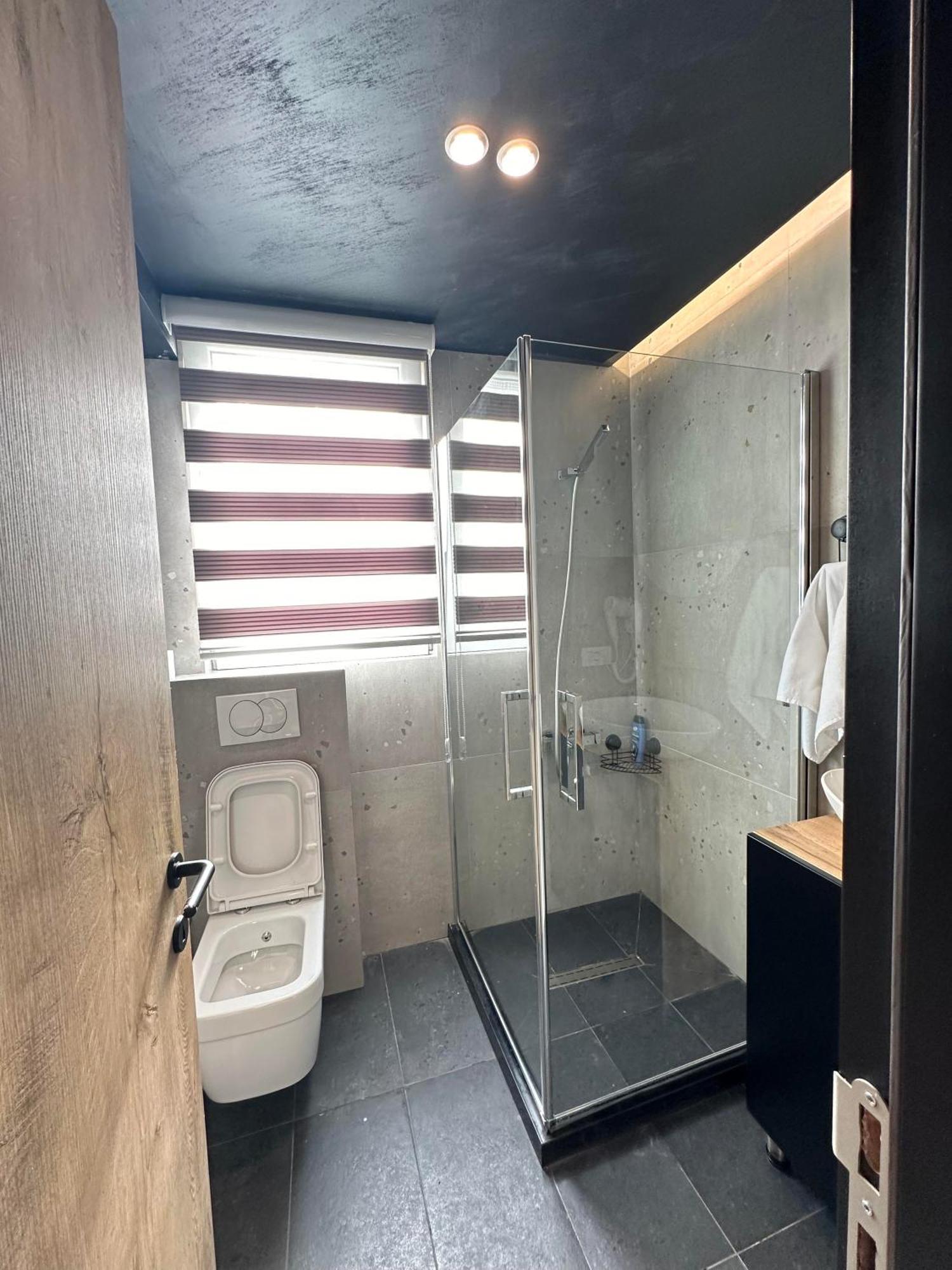 Zet Apartments - Bedroom & Bathroom Pristina Kültér fotó