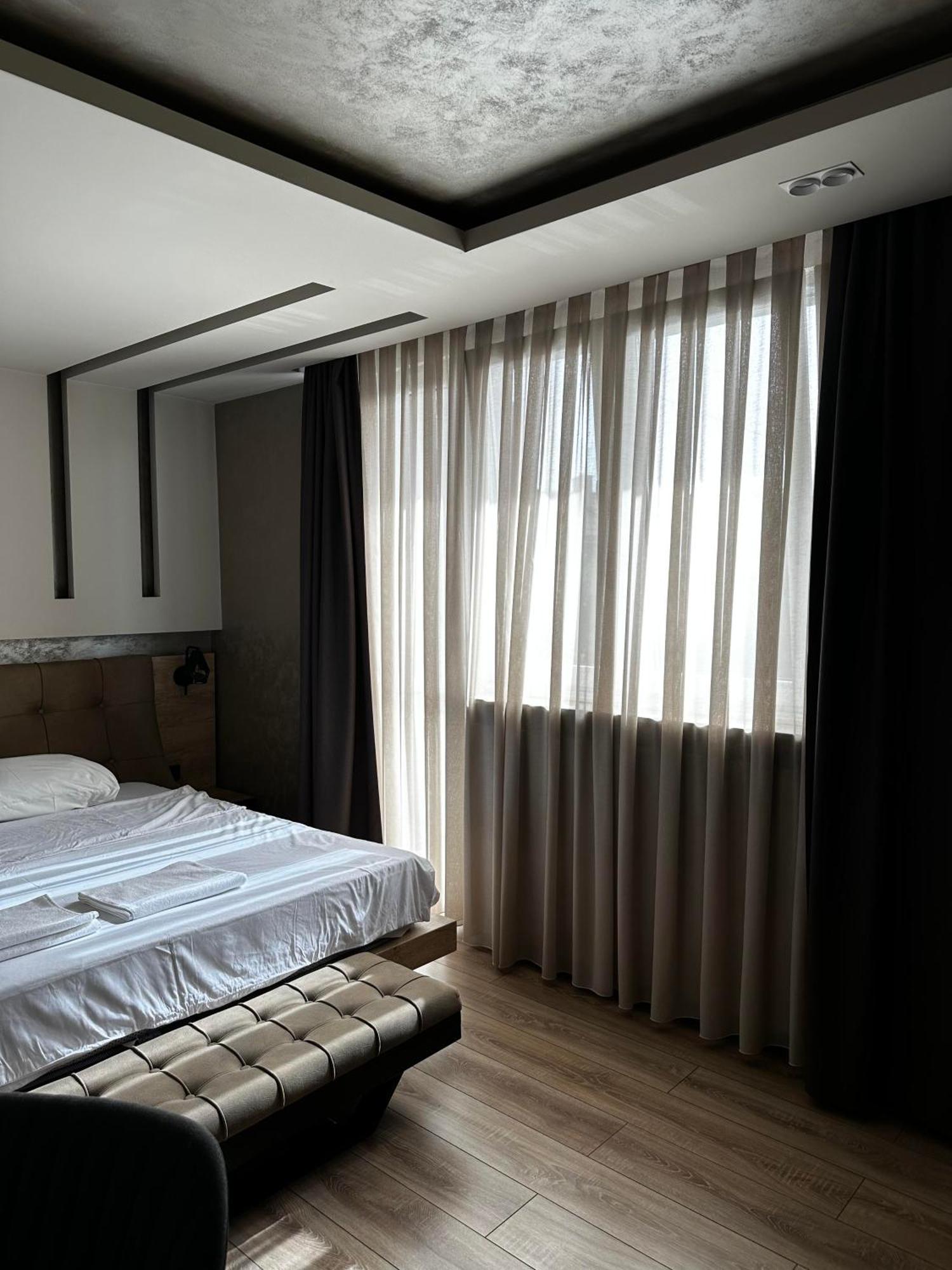 Zet Apartments - Bedroom & Bathroom Pristina Kültér fotó